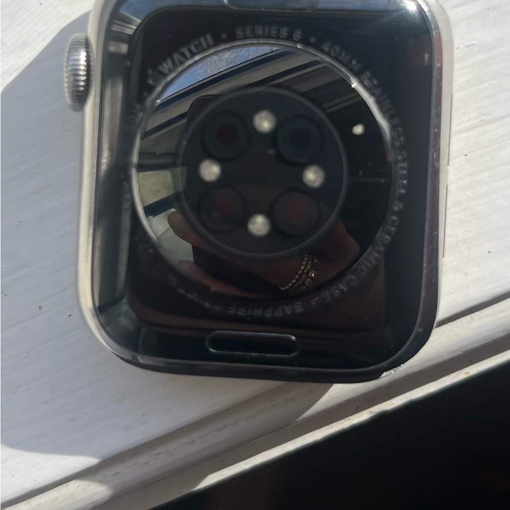 Apple Watch Series 6 in Silver - Picture 7 of 11